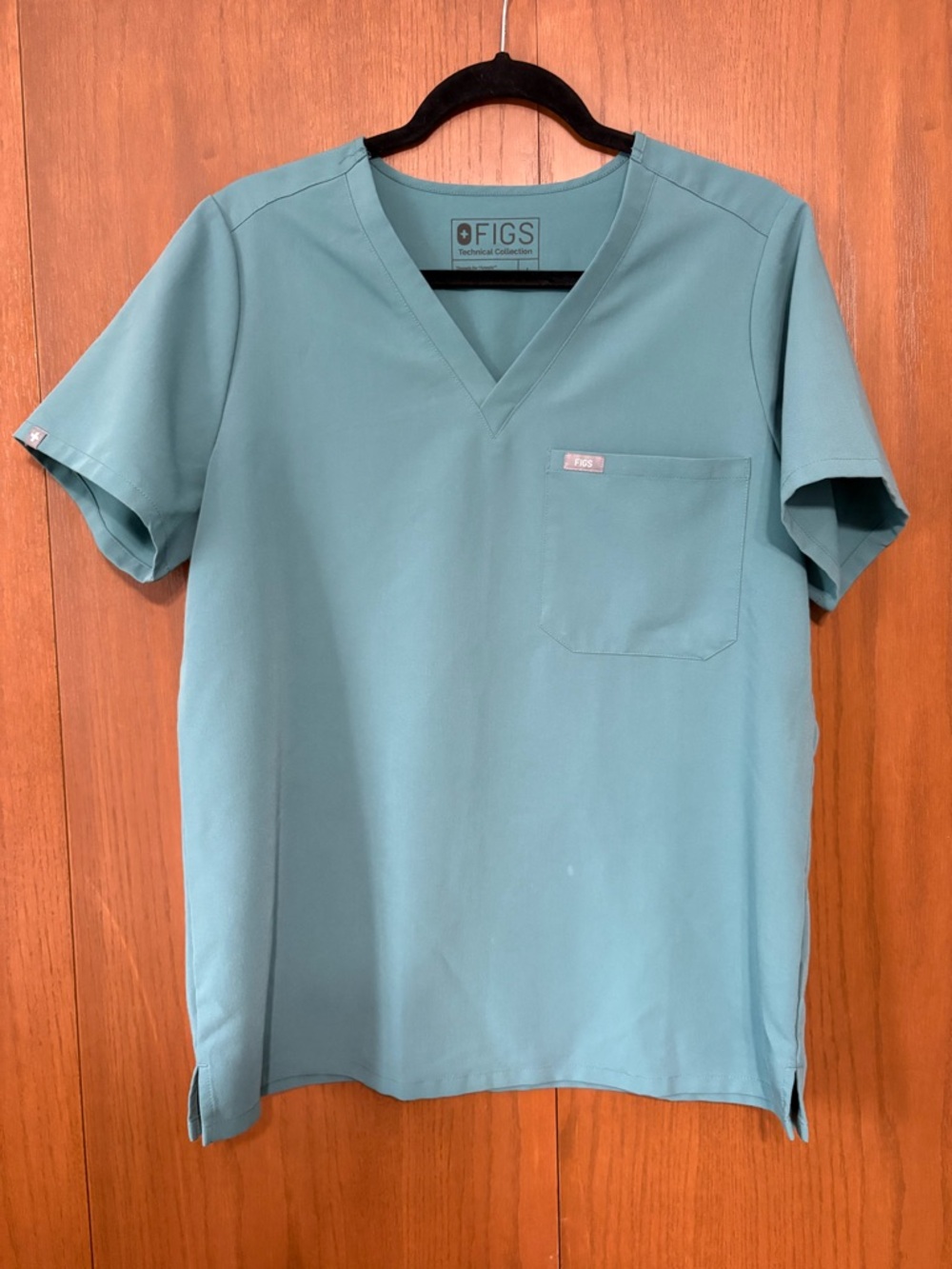 FIGS Catarina One Pocket Scrub Top in Teal Women’s Size Large